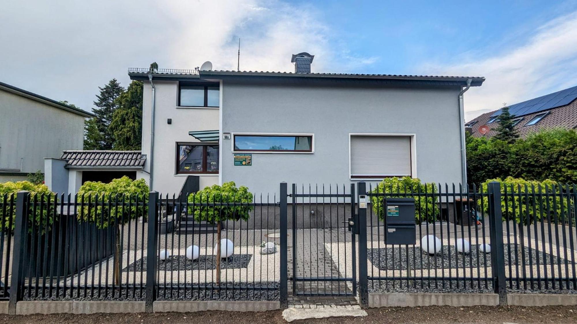 3 Rooms - Zimmervermietung Naehe Flughafen Ber - Gratis Wlan, Parken & Netflix Берлін Екстер'єр фото